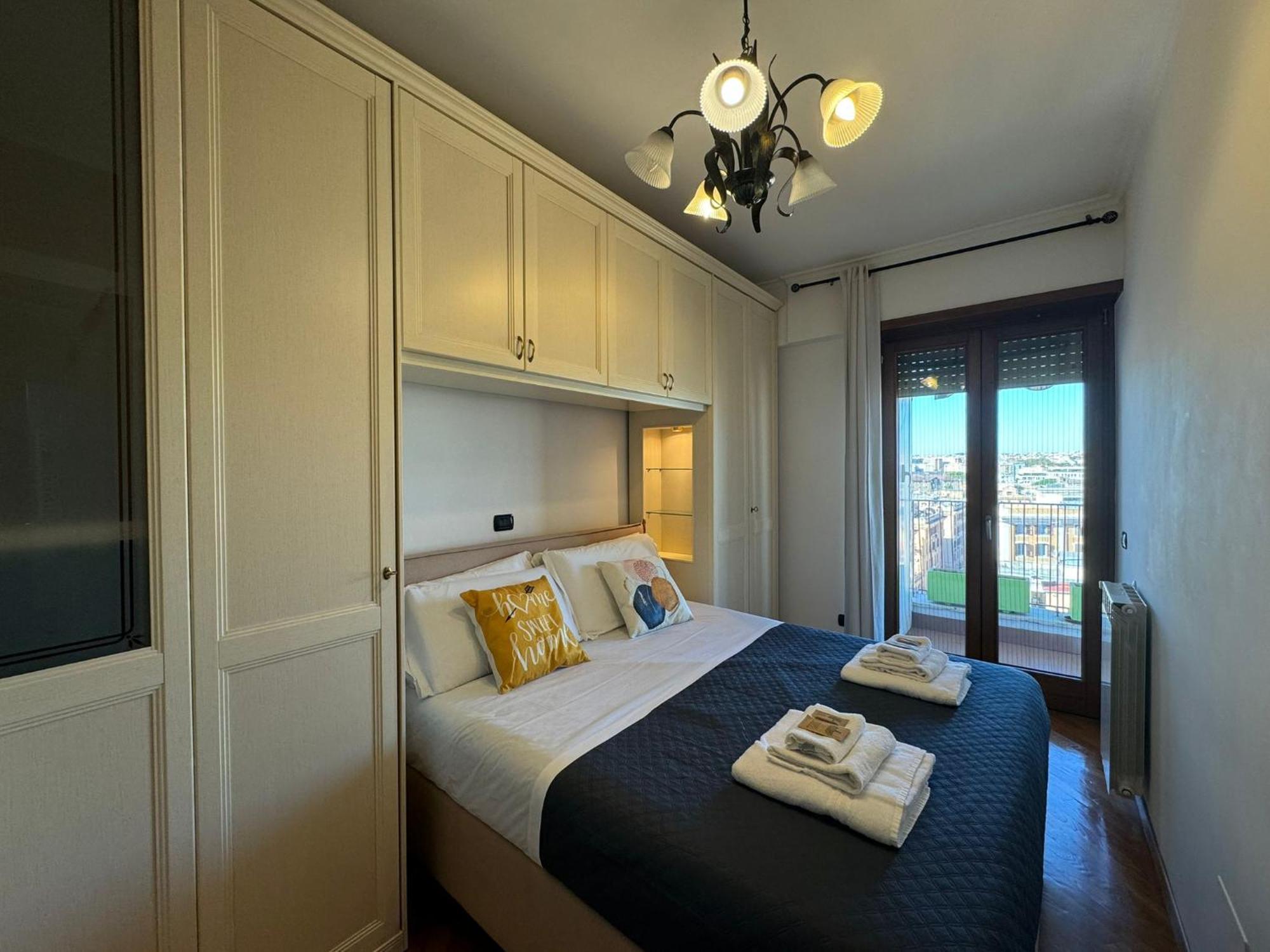 Cozy Flat With Balcony Apartment Rom