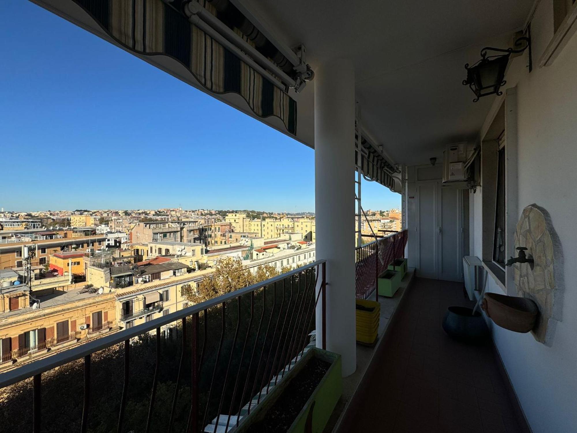 Cozy Flat With Balcony Apartment Rom